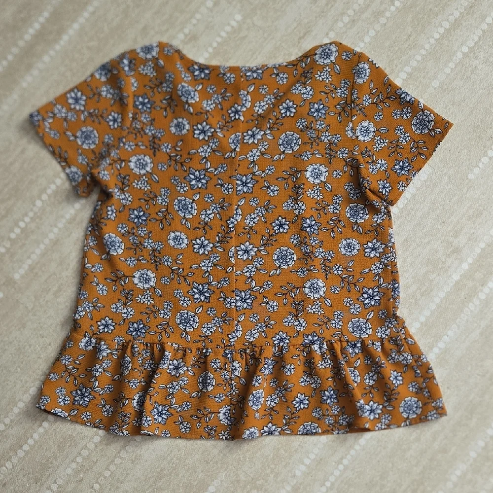 Mimi & Daphne Peplum Top - Picture 3 of 4